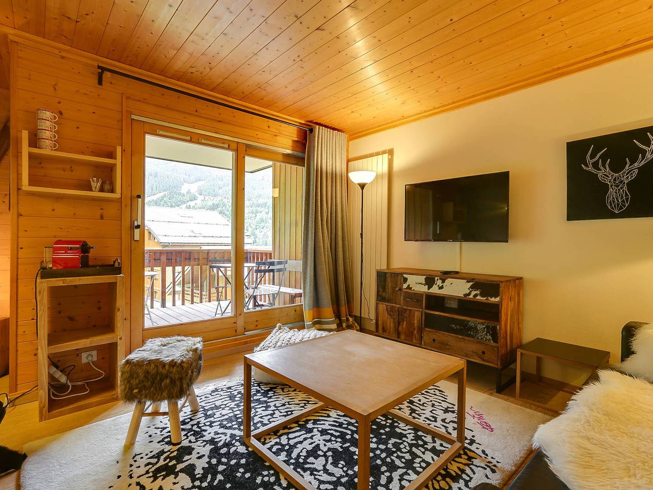 Entire apartment, Cozy Apartment Near Méribel Center, Perfect for Families – Sleeps 4/5, with Garage and Balcony in Les Allues, Les Trois Vallées