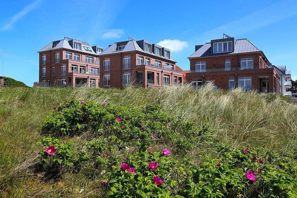 Ganze Wohnung, Hübsche 1-Zimmer Dachgeschosswohnung mit geschützter Loggia - 100 m zum Strand! in Wangerooge