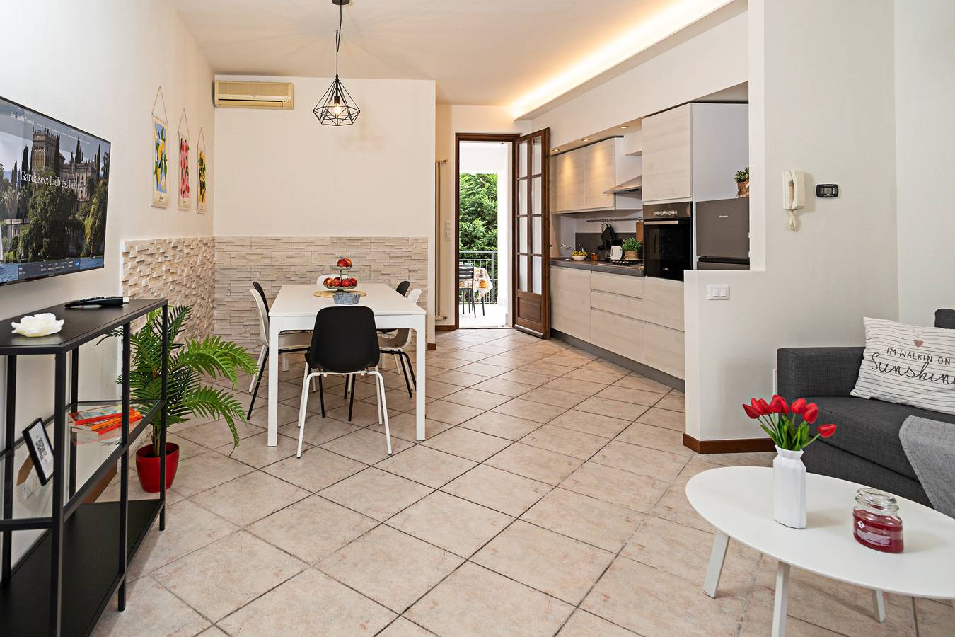 Regarda - "Townhouse 71" mit 2 Schlafzimmer, 2 Badezimmer, Wlan, Klima in Calmasino, Bardolino