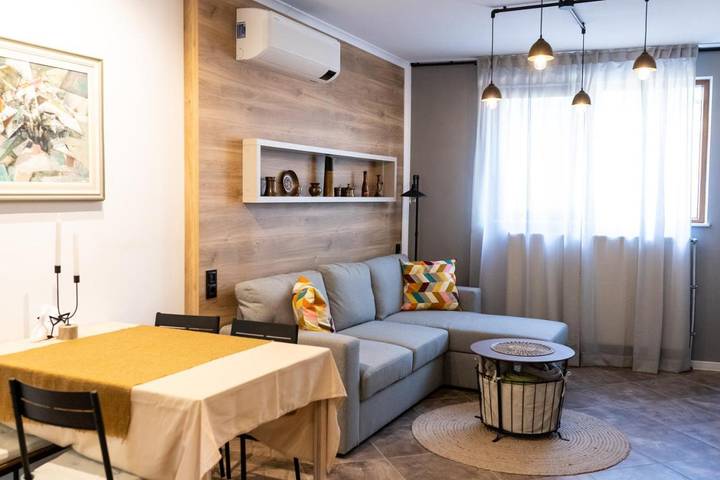 Location de vacances pour 8 personnes, avec Terrasse et Jardin à Roussé