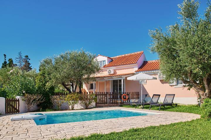Villa für 4 Personen, mit Garten