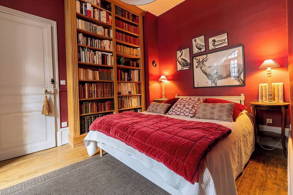 Le Donjon de Moret, un lieu historique, rare, magique et exceptionnel in Moret-sur-Loing, Seine-et-Marne