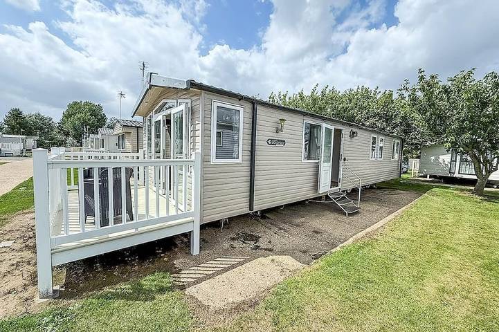 Static caravan for 8 people in Suffolk
