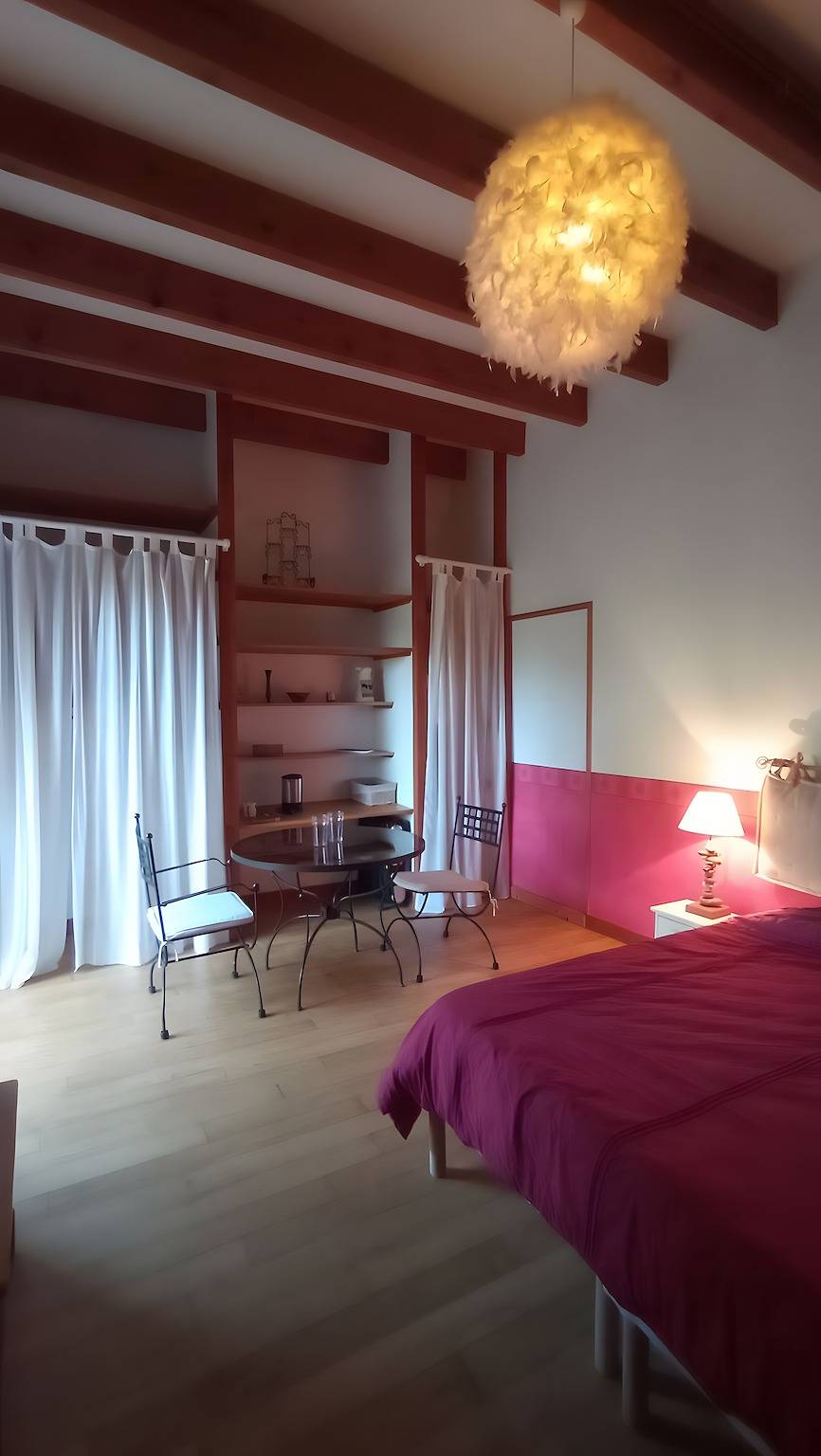 Room 'Chambre B' with Shared Pool, Wi-Fi and Air Conditioning in Ribérac, Périgord Vert