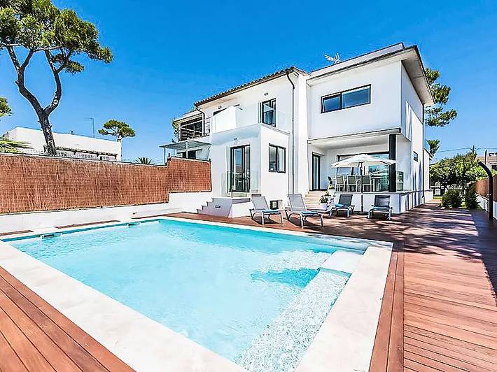 Luxus-Finca für 8 Personen, mit Balkon und Terrasse sowie Garten und Pool in Can Picafort