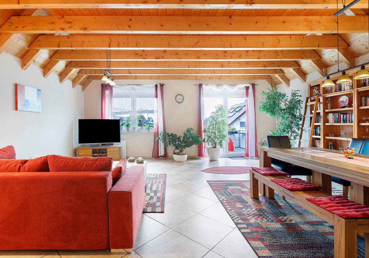 Ganze Wohnung, Apartment 'Ferienwohnung am Rosenberg' mit Gemeinschaftsgarten, Wlan und Klimaanlage in Stockach, Landkreis Konstanz