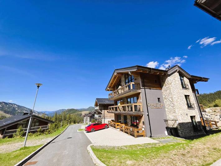 Apartament wakacyjny dla 5 osób, z Balkon i Jacuzzi oraz Taras i Ogród w Demianowska Dolina