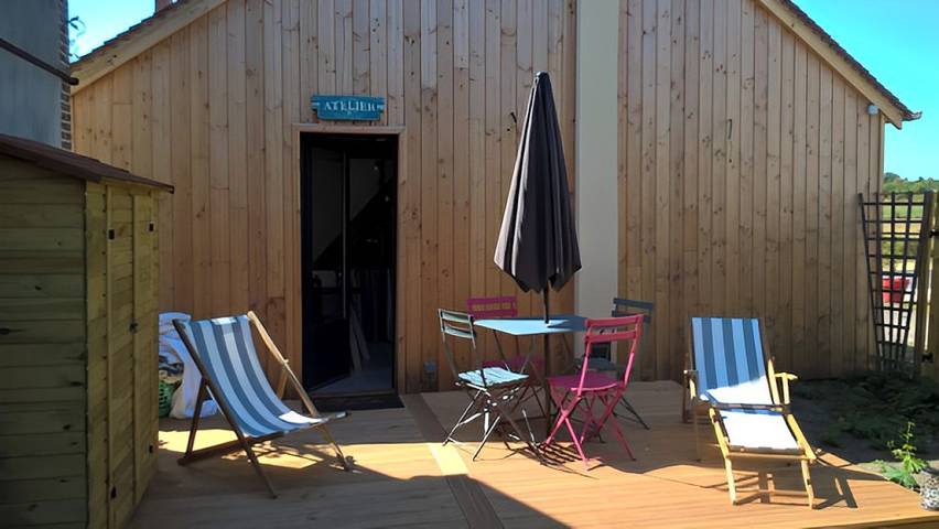 Gîte pour 2 personnes, avec Jacuzzi et Terrasse ainsi que Jardin et Sauna à Saint-Aignan-le-Jaillard