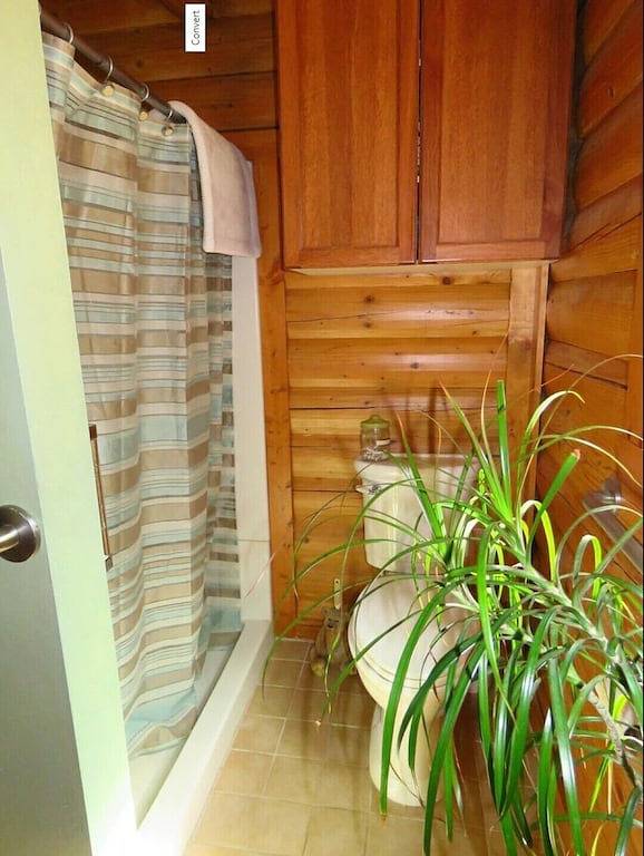 Vacation rental for 8 people, with yard and balcony in Flathead Lake