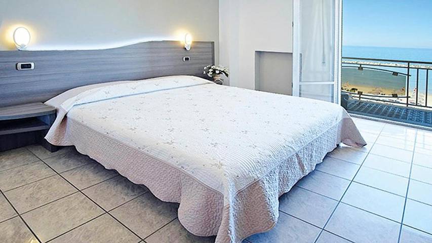 Hôtel pour 2 personnes, avec balcon, animaux acceptés à Cupra Marittima - 2