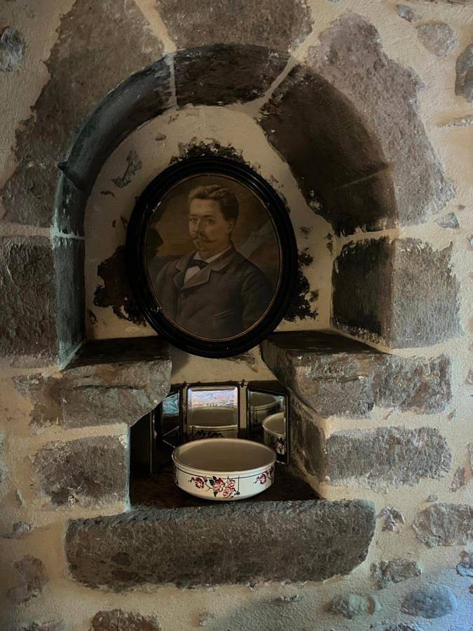 La maison des petites choses, la tiny house du Puy Mary-Cantal in Lascelle, Région d'Aurillac