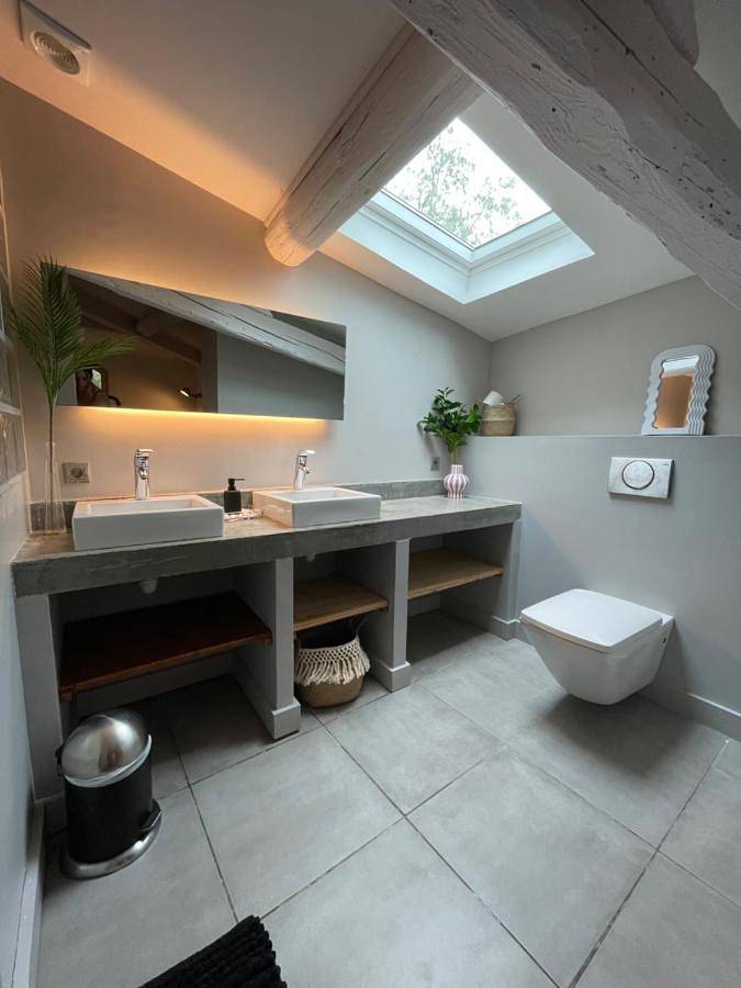 Location de vacances pour 2 personnes, avec terrasse ainsi que jardin et piscine à Trèbes - 3