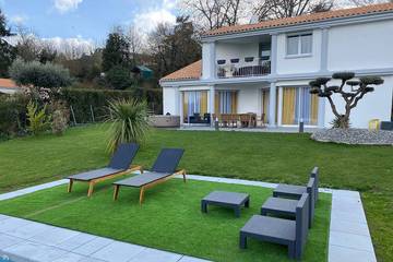 Location de vacances pour 6 personnes, avec jardin ainsi que jacuzzi et balcon dans Saint-Gelais