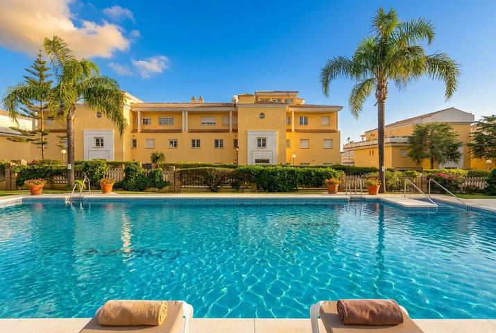 Entire apartment, Magnificent apt in Cabopino by Costarentals - M5 in Playa de Calahonda, Marbella