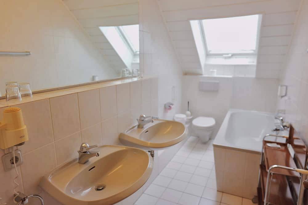 Ganze Wohnung, In & Out Boardinghaus Superior-Zimmer in Zweifall, Stolberg