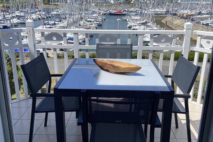 Location de vacances pour 6 personnes, avec piscine et terrasse à Arzon