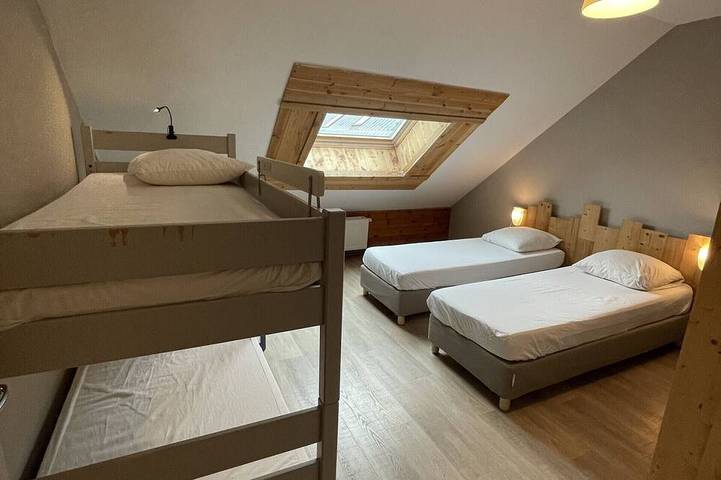 Gîte pour 8 personnes, animaux acceptés à Albepierre-Bredons - 2