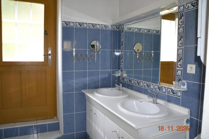 Gîte pour 2 personnes, avec piscine ainsi que jardin et vue à Pont-Trambouze - 2