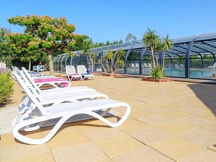 Camping pour 4 personnes, avec Bassin pour enfant