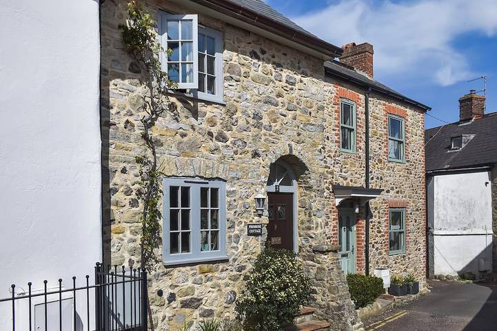 Cottage for 4 people, with garden, with pets in Seaton