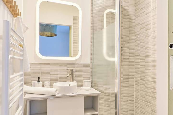 Apartamento entero, The Carmes Lodge in the Heart of Nantes Wi-Fi in Nantes, Nantes region