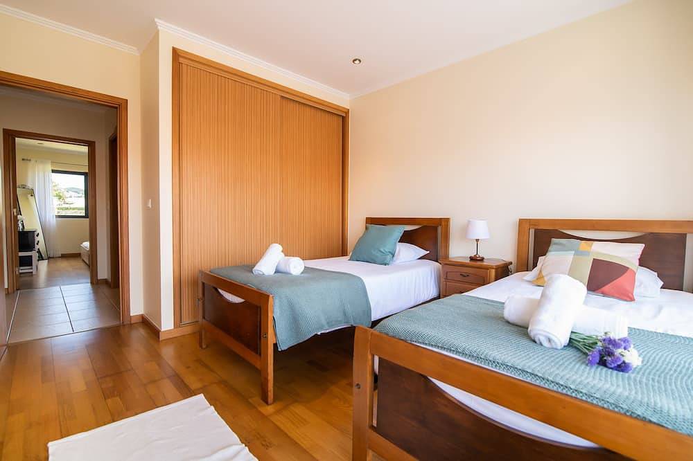 Entire apartment, Casa da Raquel - Centro e Estacionamento Gratuito in São Miguel Island, Ponta Delgada