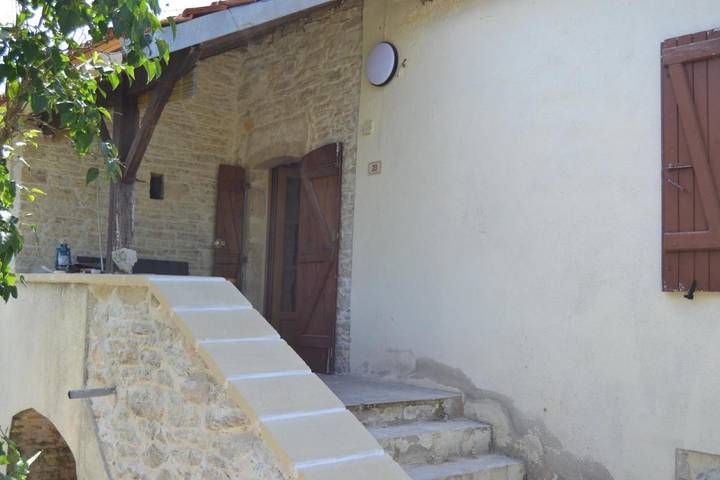 Location de vacances pour 6 personnes, avec vue et jardin à Thédirac - 2