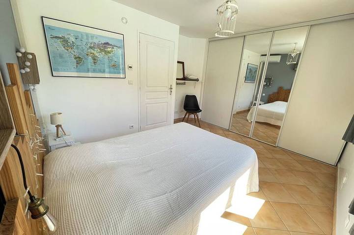 Location de vacances pour 8 personnes, avec jardin et balcon dans Plage de l'Almanarre - 3