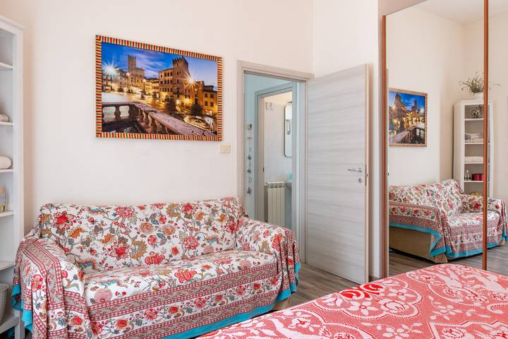 Appartamento intero, Appartamento 'La Casa Di Ettore' con vista sulle montagne, terrazza privata e aria condizionata in Arezzo, Provincia di Arezzo