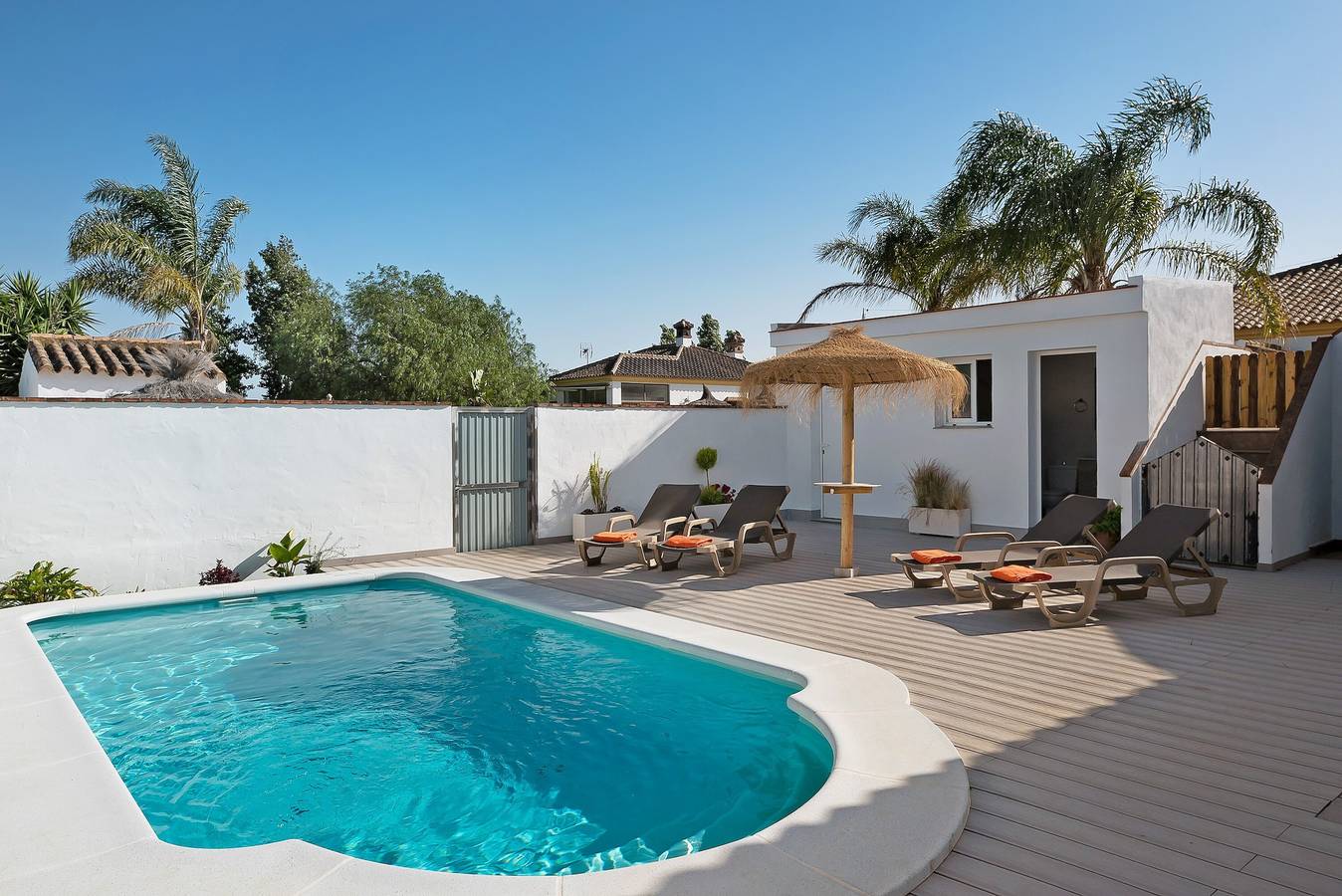 Preciosa Casa Villanueva 1 con piscina privada, jardín, terraza y Wi-Fi in Conil de la Frontera, Costa de la Luz
