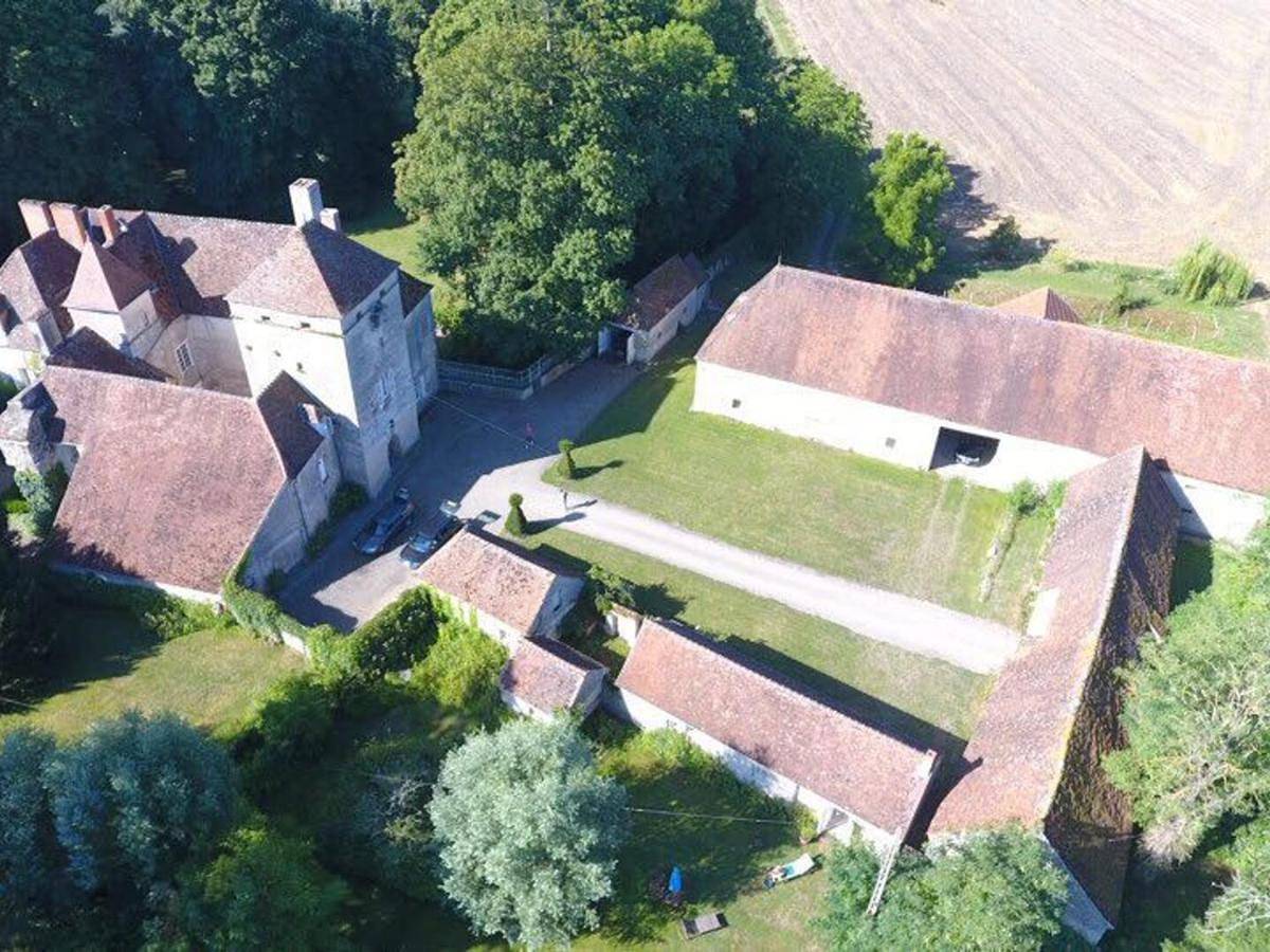 Maison de campagne charmante avec jardin au Château de Vesset - Fr-1-489-64 in Treteau, Région de Vichy