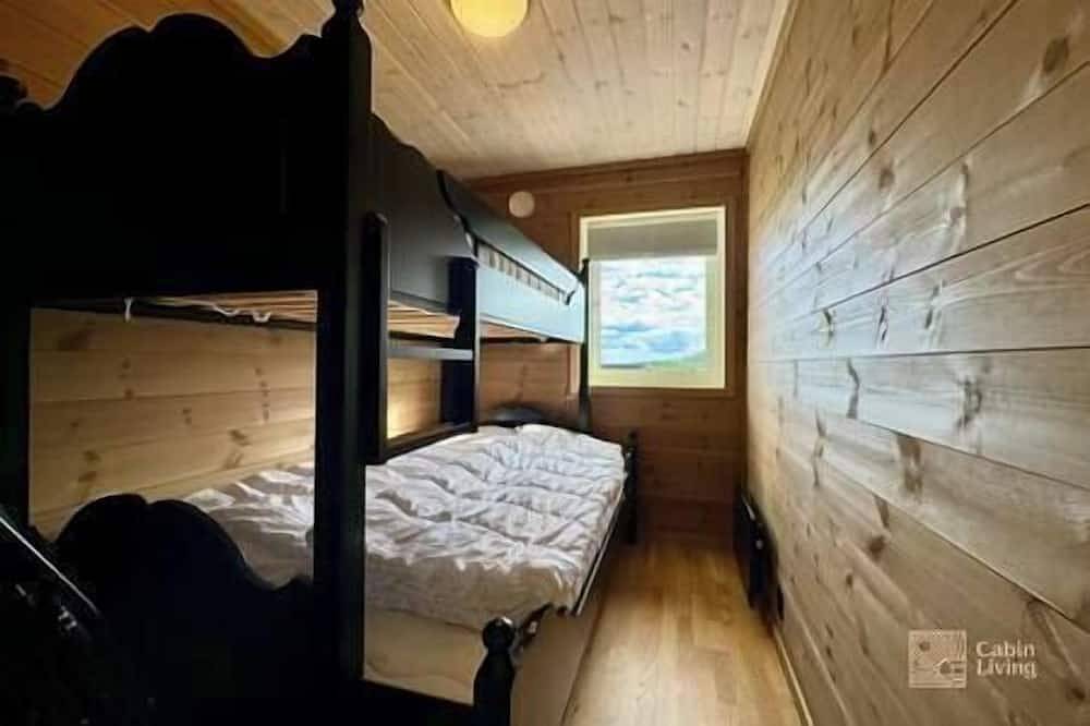 Cozy cabin on Sjusjølia by the trail network/sauna in Sjusjoen, Ringsaker