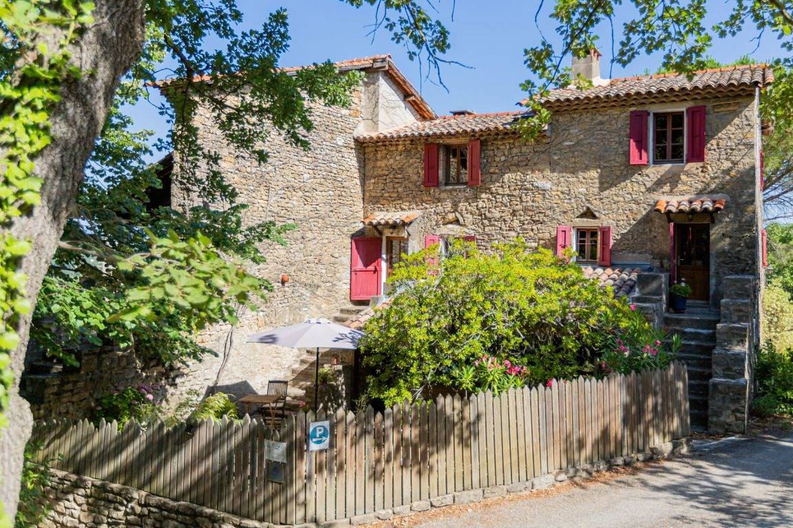 Une Pause en Douceur - Les Oliviers in Saint-Césaire-de-Gauzignan, Région d'Alès