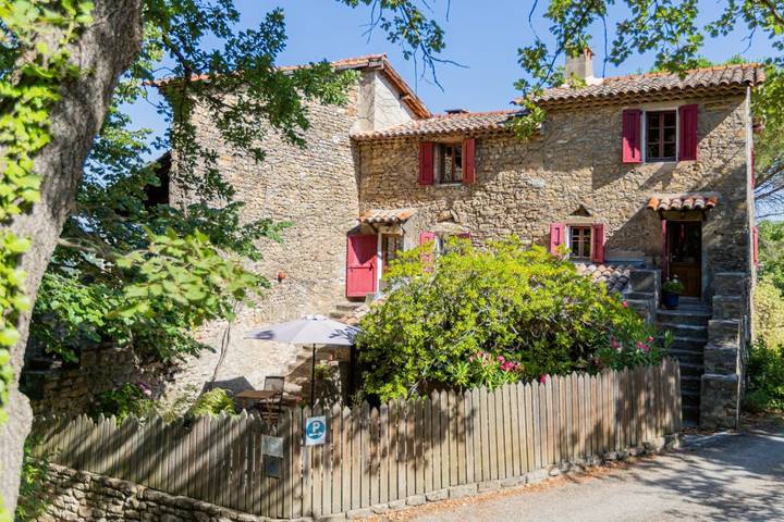 Chambre d’hôte pour 2 personnes, avec Jardin et Piscine dans le Gard - 3