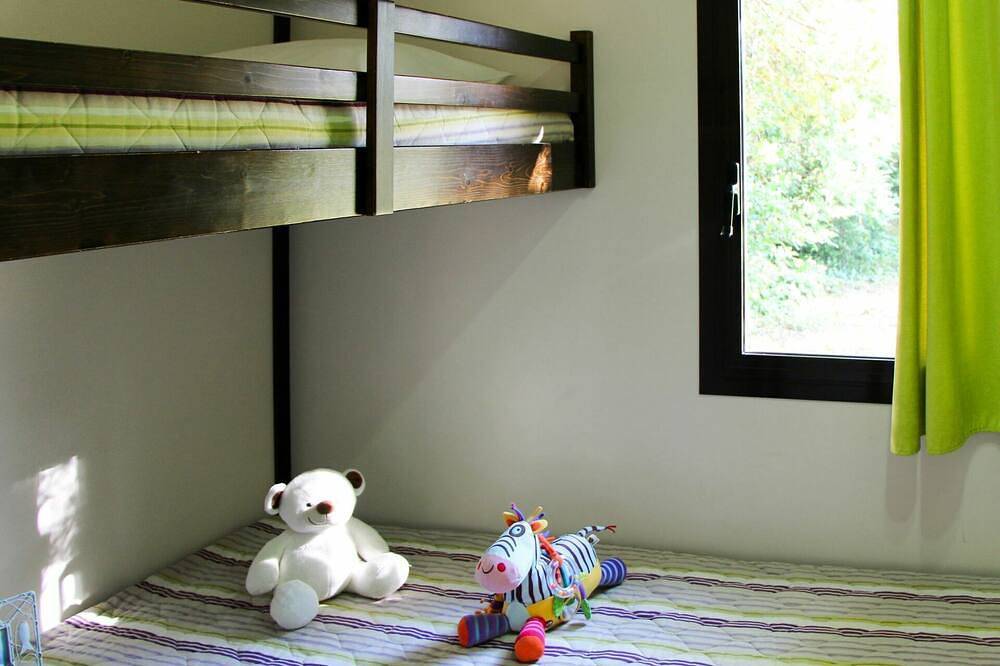 Stunning private villa for 6 guests with Wifi, A/C, pool, Tv, terrace and pets allowed in Solliès-Toucas, Toulon region