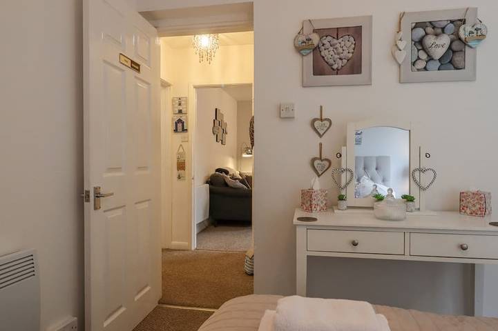 Entire apartment, 3 Dolphin Court, family friendly, country holiday cottage in Brixham in Brixham, Torbay