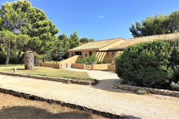 Gîte pour 4 personnes, avec terrasse ainsi que jardin et piscine à Fitou