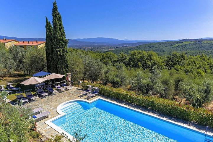 Ferienhaus für 12 Personen, mit Garten und Whirlpool sowie Balkon, mit Haustier