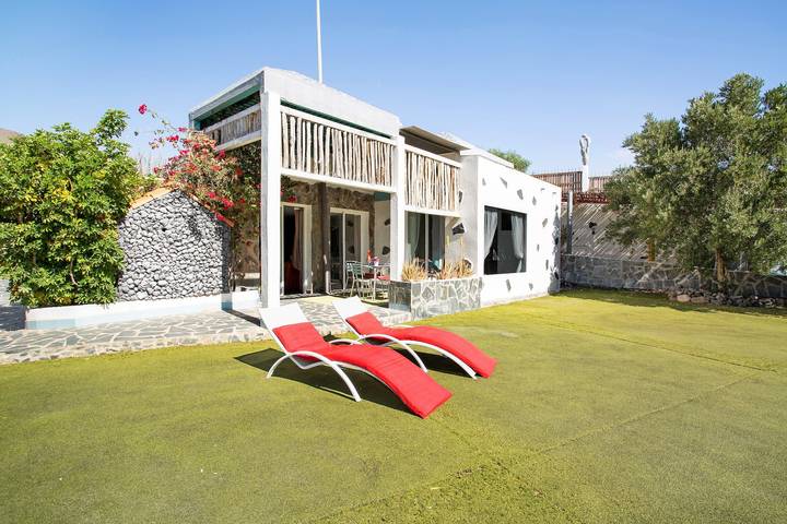 Finca Fani 3 con vistas a la montaña, piscina compartida, Wi-Fi, terraza y jardín in Agüimes, Gran Canaria Este