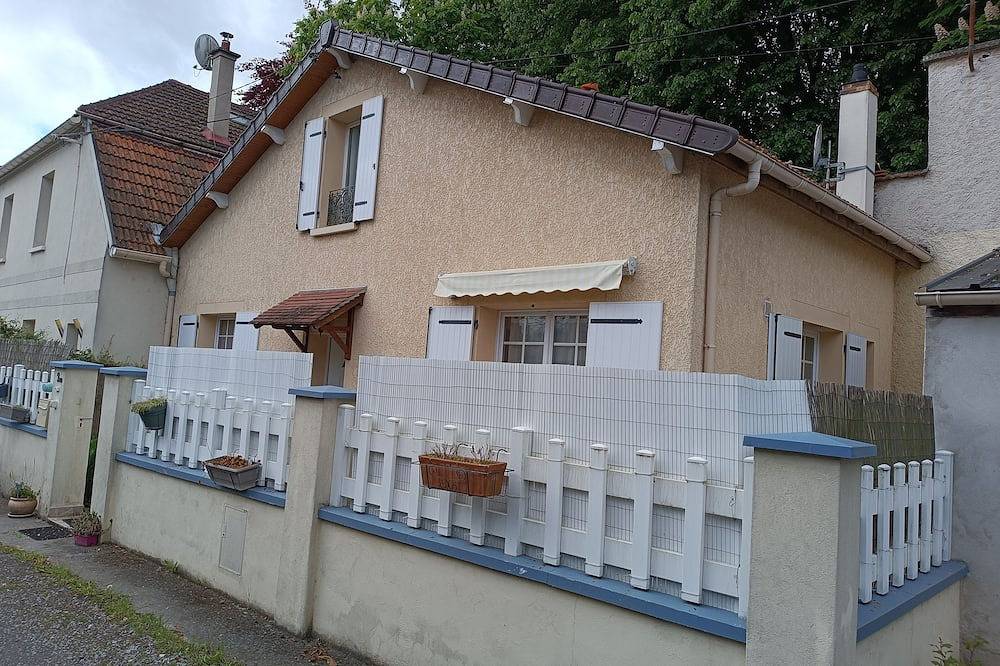 Maison de Ville Avec Terrasse de 30 m2, Proche des Transports en Commun et Paris in Pomponne, Sena y Marne