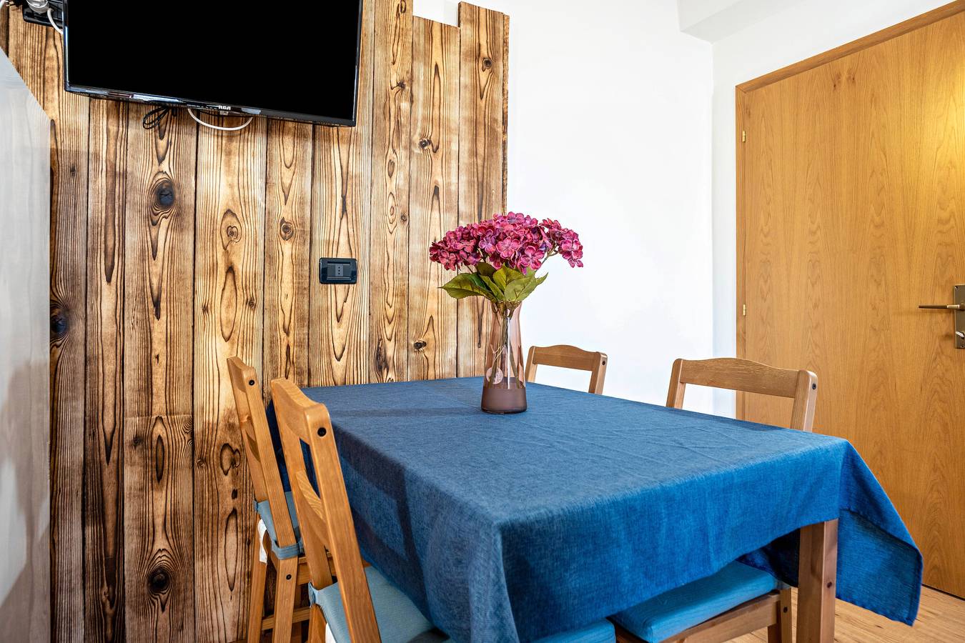 Ganze Wohnung, Apartment 'Ride Home 1' mit Bergblick, Gemeinschaftsgarten und Wlan in Mastellina, Commezzadura