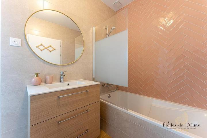 Location de vacances pour 8 personnes, avec terrasse dans Gare Des Sables D Olonne - 2