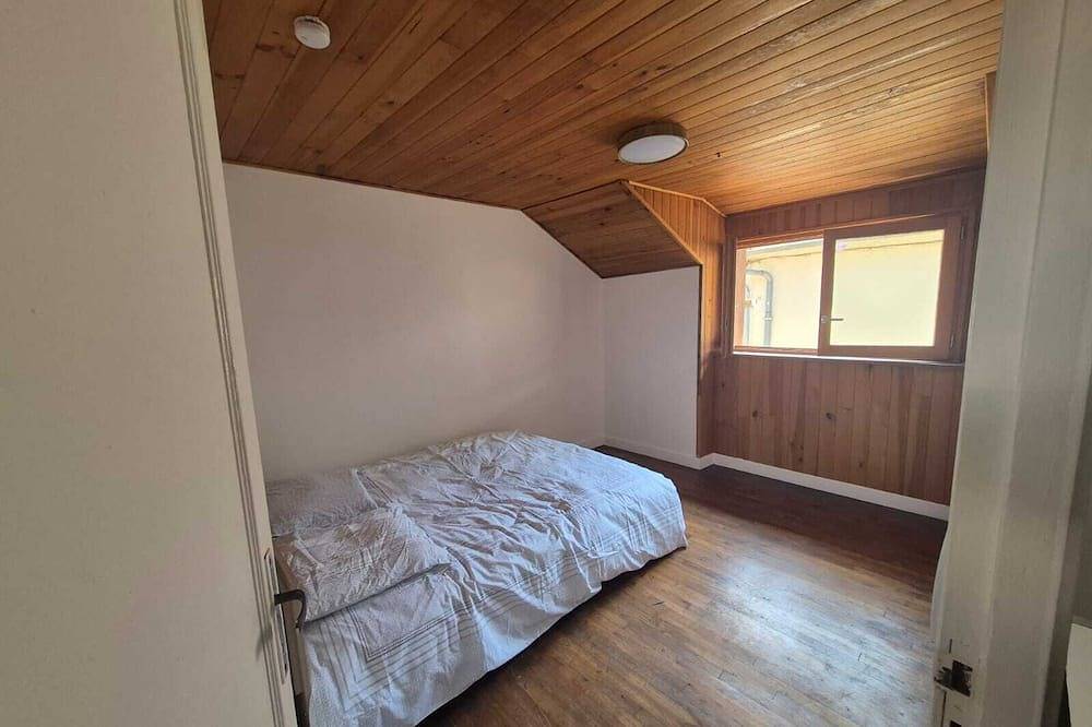 Entire apartment, T3 with 2 bedrooms and 2 bathrooms in the heart of Bastide in Villefranche-de-Rouergue, Aveyron