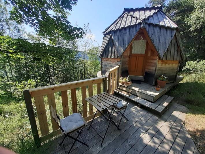 Maison de campagne pour 2 personnes, avec terrasse et vue, animaux acceptés à La Motte-d'Aveillans