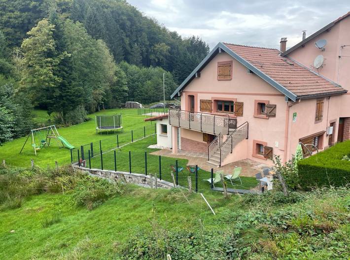 Gîte pour 5 personnes, avec piscine et terrasse dans Vienville