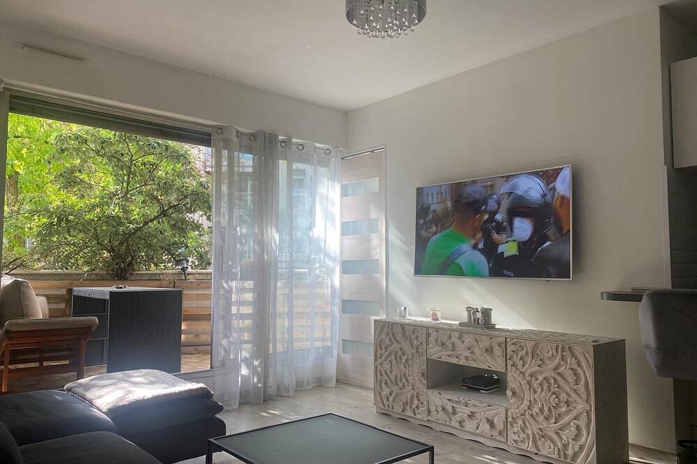 Appartement entier, Appartement Saint-Cloud 2 km parc des princes et Roland Garros in Saint-Cloud, Hauts-de-Seine