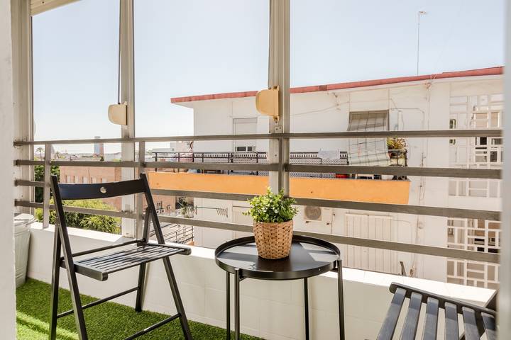 Entire apartment, Apartment 'Marahome' with Balcony, Wi-Fi and Air Conditioning in Central Seville, Sevilla