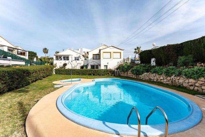Chalet para 6 personas, con Terraza y Jardín además de Piscina y Vistas en El Faro