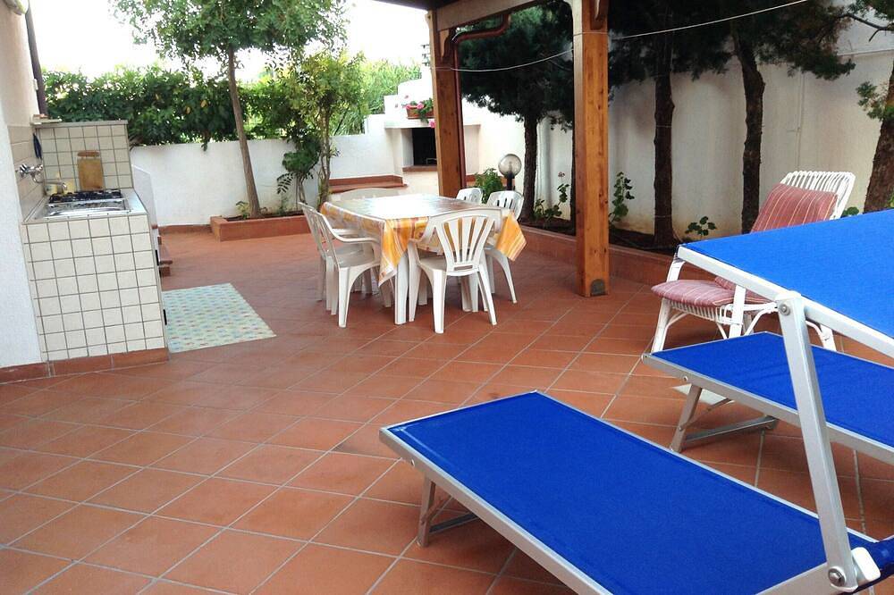 Entire apartment, Residence Delle Rose Apartment C in Lido Marini, Gulf of Taranto