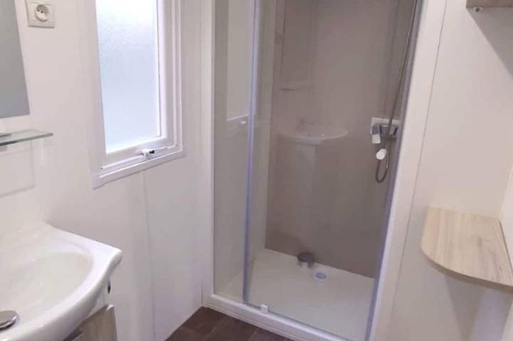 Mobil home pour 4 personnes dans Office De Tourisme Challes Les Eaux - 4